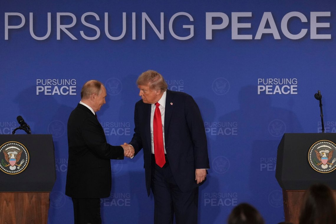 President Donald Trump ger sitt möte med Rysslands president Vladimir Putin toppbetyg. Foto: Jae C. Hong / AP / NTB President Donald Trump ger sitt möte med Rysslands president Vladimir Putin toppbetyg. Foto: Jae C. Hong / AP / NTB