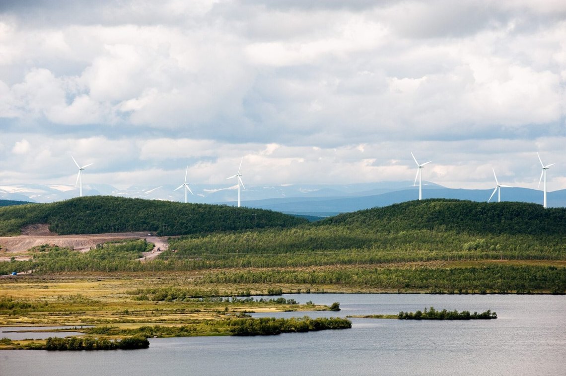 Vy över vindkraftverk i Lappland. Foto: Johannes Jansson / norden.org via Wikimedia Commons (cc by 2.5 dk). Vy över vindkraftverk i Lappland. Foto: Johannes Jansson / norden.org via Wikimedia Commons (cc by 2.5 dk).