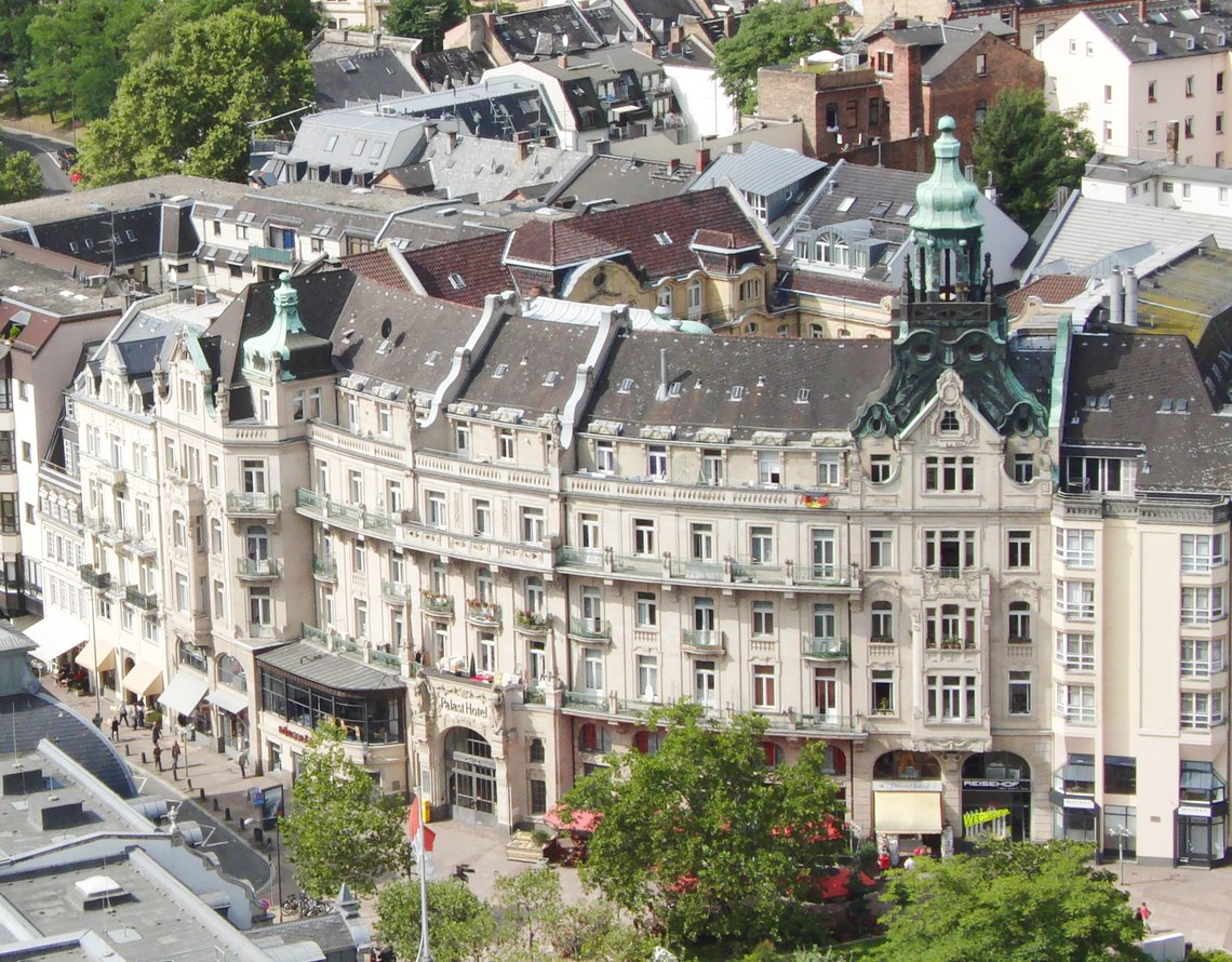 Palacehotell i Wiesbaden. Foto: Filube / Wikimedia Commons (cc by-sa 4.0). Palacehotell i Wiesbaden. Foto: Filube / Wikimedia Commons (cc by-sa 4.0).