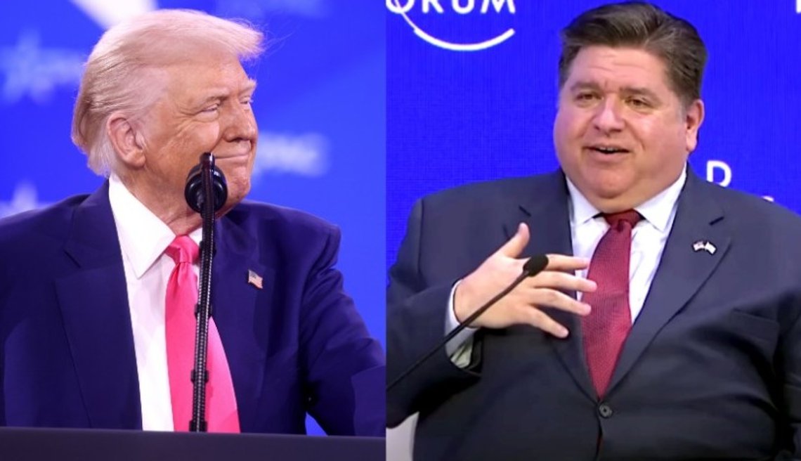 Donald Trump håller tal under Conservative Political Action Conference 2025. Foto: Wikipedia. Illinois guvernör J.B. Pritzker på World Economic Forum 2023. Foto: Wikipedia. Donald Trump håller tal under Conservative Political Action Conference 2025. Foto: Wikipedia. Illinois guvernör J.B. Pritzker på World Economic Forum 2023. Foto: Wikipedia.