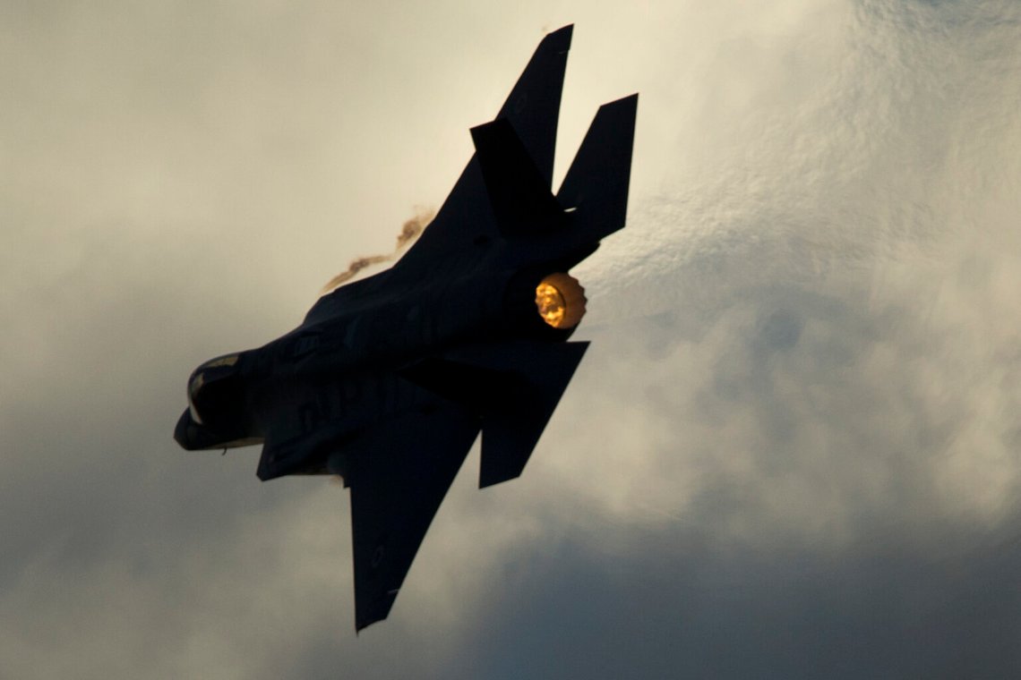 Det israeliska flygvapnet använder stridsflygplanet F-35, vilket både är en viktig del av den militära attackstyrkan, men också beroende av leveranser av reservdelar från EU-länder. Foto: Ariel Schalit/ AP/ NTB Det israeliska flygvapnet använder stridsflygplanet F-35, vilket både är en viktig del av den militära attackstyrkan, men också beroende av leveranser av reservdelar från EU-länder. Foto: Ariel Schalit/ AP/ NTB