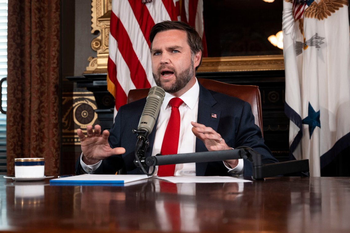 USA:s vicepresident J.D. Vance var värd för ett specialnummer av "The Charlie Kirk Show". Här utlovade han en tuff uppgörelse med vänstern efter mordet på högeraktivisten Charlie Kirk. Foto: Doug Mills / The New York Times / AP / NTB USA:s vicepresident J.D. Vance var värd för ett specialnummer av "The Charlie Kirk Show". Här utlovade han en tuff uppgörelse med vänstern efter mordet på högeraktivisten Charlie Kirk. Foto: Doug Mills / The New York Times / AP / NTB