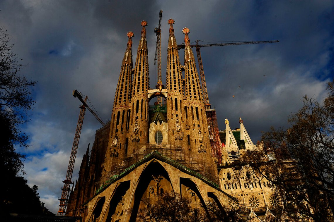 På detta arkivfoto taget den 13 januari 2010 syns Antoni Gaudís kyrka Sagrada Familia, ett ofärdigt landmärke i Barcelona, Spanien. Foto: Manu Fernandez/AP Photo På detta arkivfoto taget den 13 januari 2010 syns Antoni Gaudís kyrka Sagrada Familia, ett ofärdigt landmärke i Barcelona, Spanien. Foto: Manu Fernandez/AP Photo