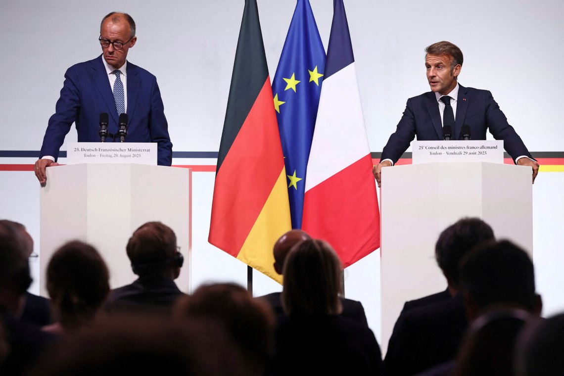 Tysklands förbundskansler Friedrich Merz, till vänster, deltar i en gemensam presskonferens med Frankrikes president Emmanuel Macron efter ett fransk-tyskt regeringsmöte och ett möte med det fransk-tyska försvars- och säkerhetsrådet (CFADS) i Toulon, södra Frankrike, den 29 augusti 2025. Foto: Manon Cruz, AP-NTB. Tysklands förbundskansler Friedrich Merz, till vänster, deltar i en gemensam presskonferens med Frankrikes president Emmanuel Macron efter ett fransk-tyskt regeringsmöte och ett möte med det fransk-tyska försvars- och säkerhetsrådet (CFADS) i Toulon, södra Frankrike, den 29 augusti 2025. Foto: Manon Cruz, AP-NTB.