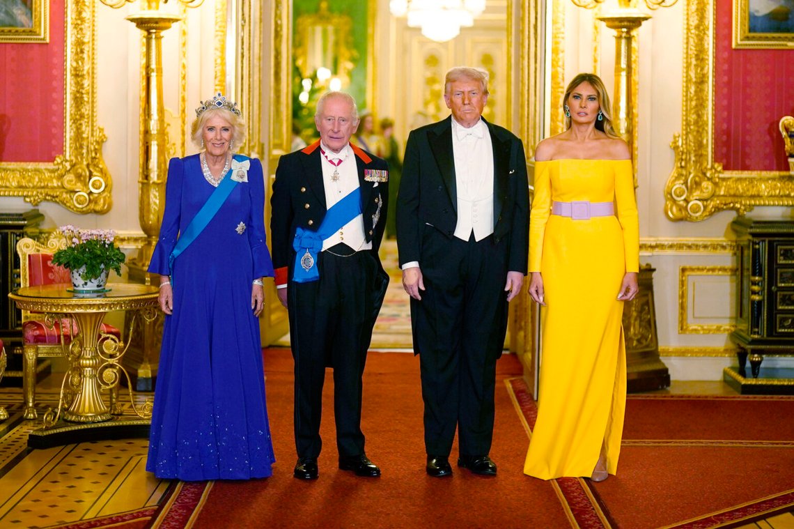 Kung Charles och drottning Camilla var värdar för en stor bankett för att markera president Donald Trumps och första damen Melania Trumps statsbesök. Foto: Aaron Chown / PA via AP / NTB Kung Charles och drottning Camilla var värdar för en stor bankett för att markera president Donald Trumps och första damen Melania Trumps statsbesök. Foto: Aaron Chown / PA via AP / NTB