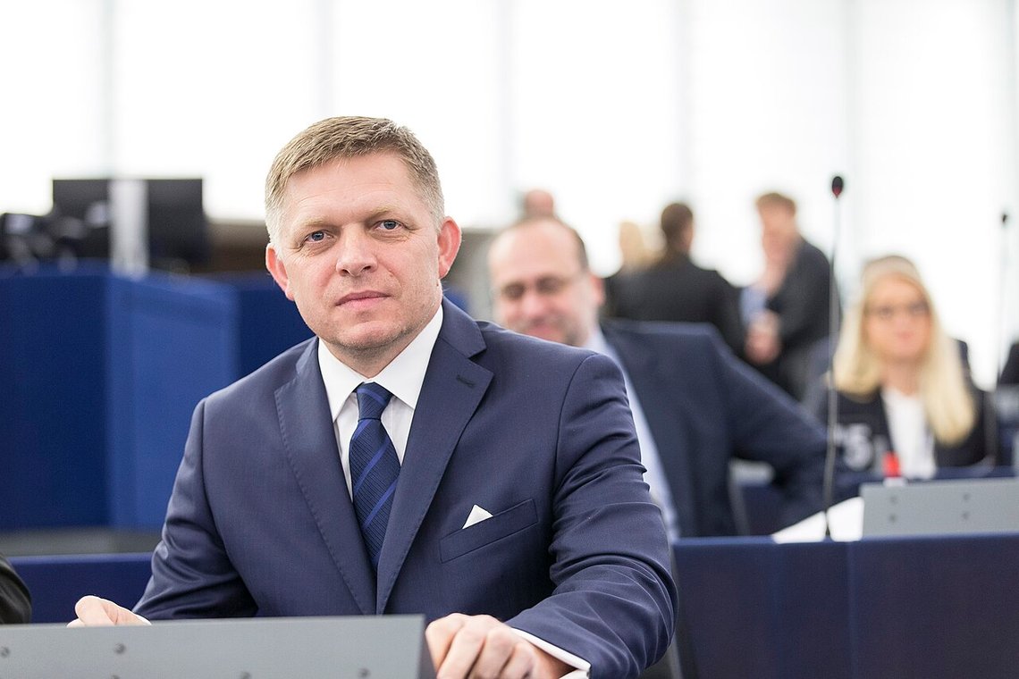 Robert Fico ändrar Slovakiens konstitution för att undvika att bli omkörd av EU i moraliska och kulturella frågor. Foto: Europeiska kommissionen / Jean-François Badias CC BY 4.0 Robert Fico ändrar Slovakiens konstitution för att undvika att bli omkörd av EU i moraliska och kulturella frågor. Foto: Europeiska kommissionen / Jean-François Badias CC BY 4.0