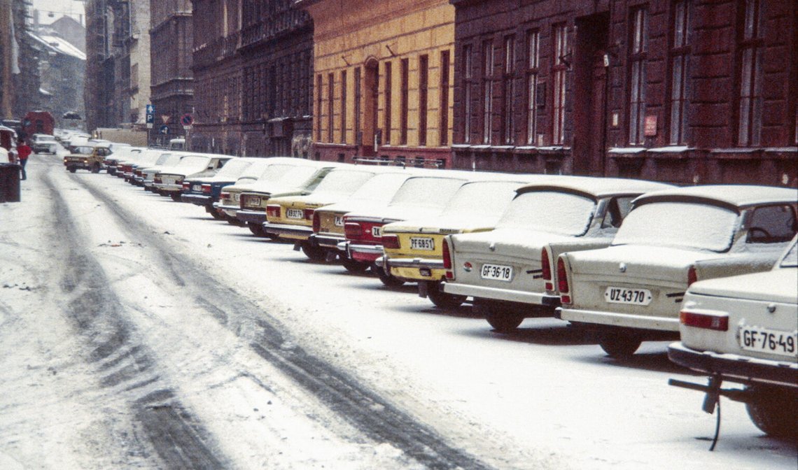 Från Rózsa Ferenc utca i Budapest 1985. Foto: Sando Somkuti / Wikimedia Commons (cc by-sa 2.0). Från Rózsa Ferenc utca i Budapest 1985. Foto: Sando Somkuti / Wikimedia Commons (cc by-sa 2.0).
