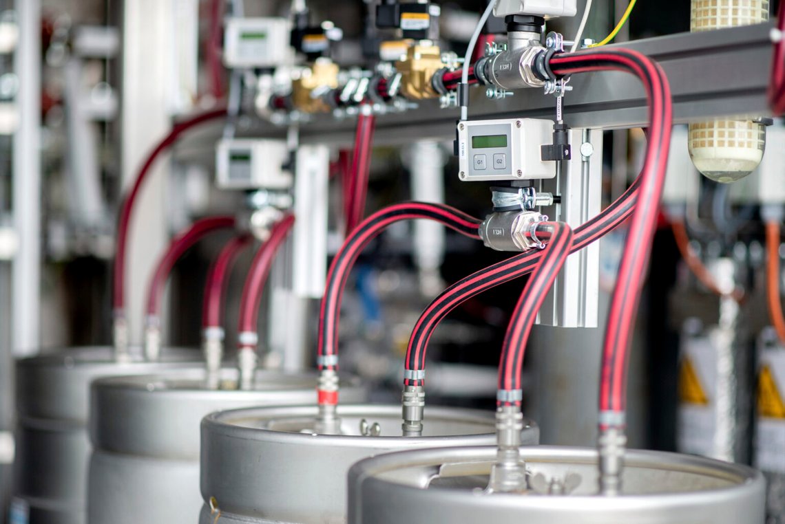 Från energibolaget EWE:s elektrolysanläggning för vätgasproduktion i Elsfleth, Tyskland. Foto: Hauke-Christian Dittrich / DPA via AP / NTB. Från energibolaget EWE:s elektrolysanläggning för vätgasproduktion i Elsfleth, Tyskland. Foto: Hauke-Christian Dittrich / DPA via AP / NTB.