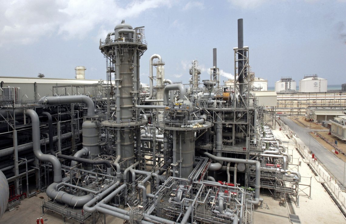 En gasproduktionsanläggning i Ras Laffan, Qatar. Foto: AP /Maneesh Bakshin/ NTB En gasproduktionsanläggning i Ras Laffan, Qatar. Foto: AP /Maneesh Bakshin/ NTB