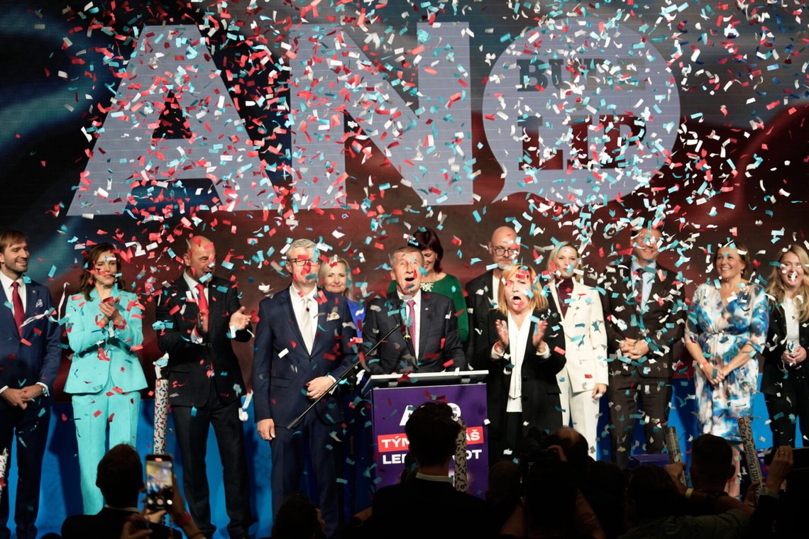 Andrej Babis firar sin valseger i Tjeckien. Foto: Petr David Josek / AP / NTB Andrej Babis firar sin valseger i Tjeckien. Foto: Petr David Josek / AP / NTB