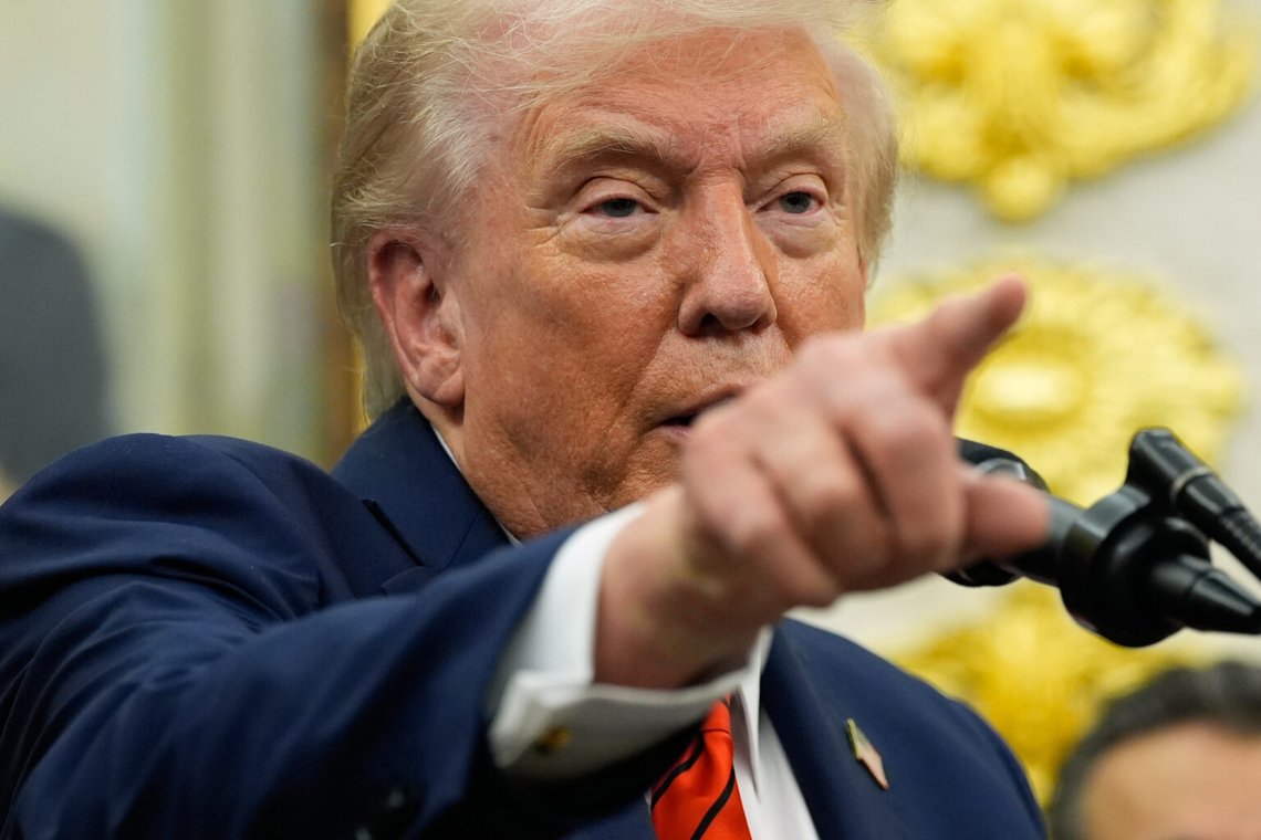 President Donald Trump talar i Vita husets ovala rum, fredagen den 10 oktober 2025, i Washington. Foto: Alex Brandon/AP Photo President Donald Trump talar i Vita husets ovala rum, fredagen den 10 oktober 2025, i Washington. Foto: Alex Brandon/AP Photo