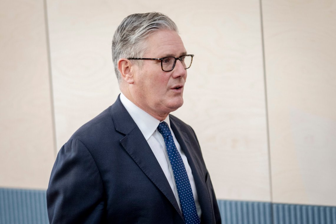 Premiärminister Keir Starmers regering är i trubbel efter att det avslöjats att en nära rådgivare till Starmer har blandat sig i åtalet mot två personer som misstänks för att spionera för Kina. Foto: Ida Marie Odgaard /Ritzau Scanpix/ NTB Premiärminister Keir Starmers regering är i trubbel efter att det avslöjats att en nära rådgivare till Starmer har blandat sig i åtalet mot två personer som misstänks för att spionera för Kina. Foto: Ida Marie Odgaard /Ritzau Scanpix/ NTB