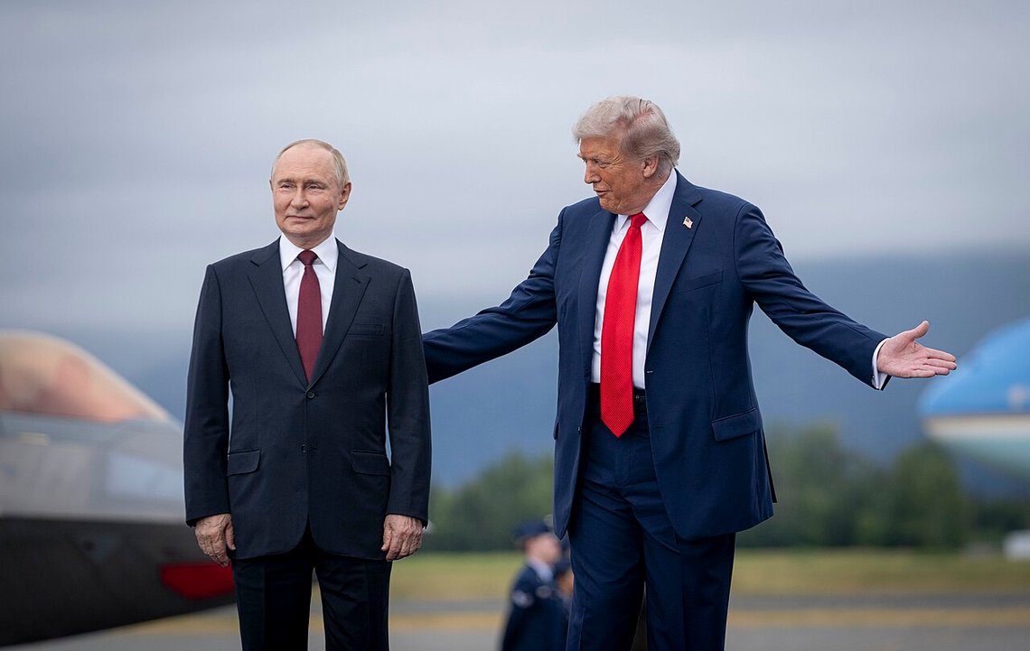 Donald J. Trump och Vladimir Putin. DoD-foto av Benjamin Applebaum Donald J. Trump och Vladimir Putin. DoD-foto av Benjamin Applebaum