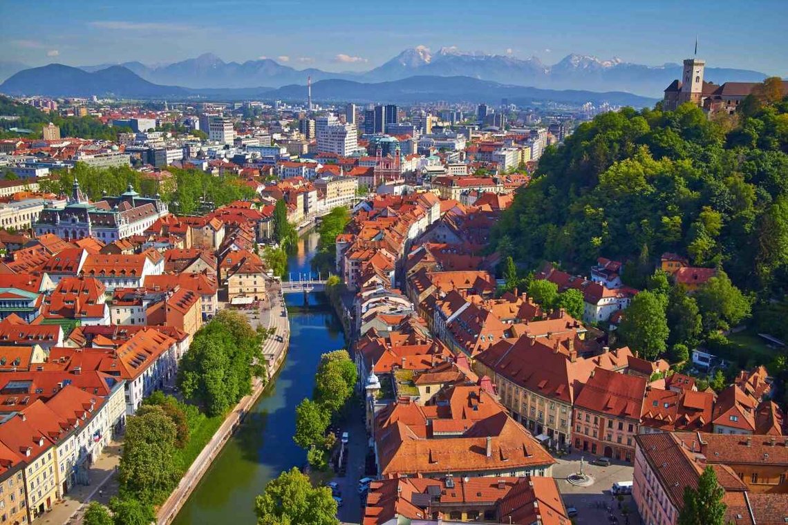 Panorama över Ljubljana. Foto: Janez Kotar, Wikimedia Commons CC0 1.0 Universal Panorama över Ljubljana. Foto: Janez Kotar, Wikimedia Commons CC0 1.0 Universal