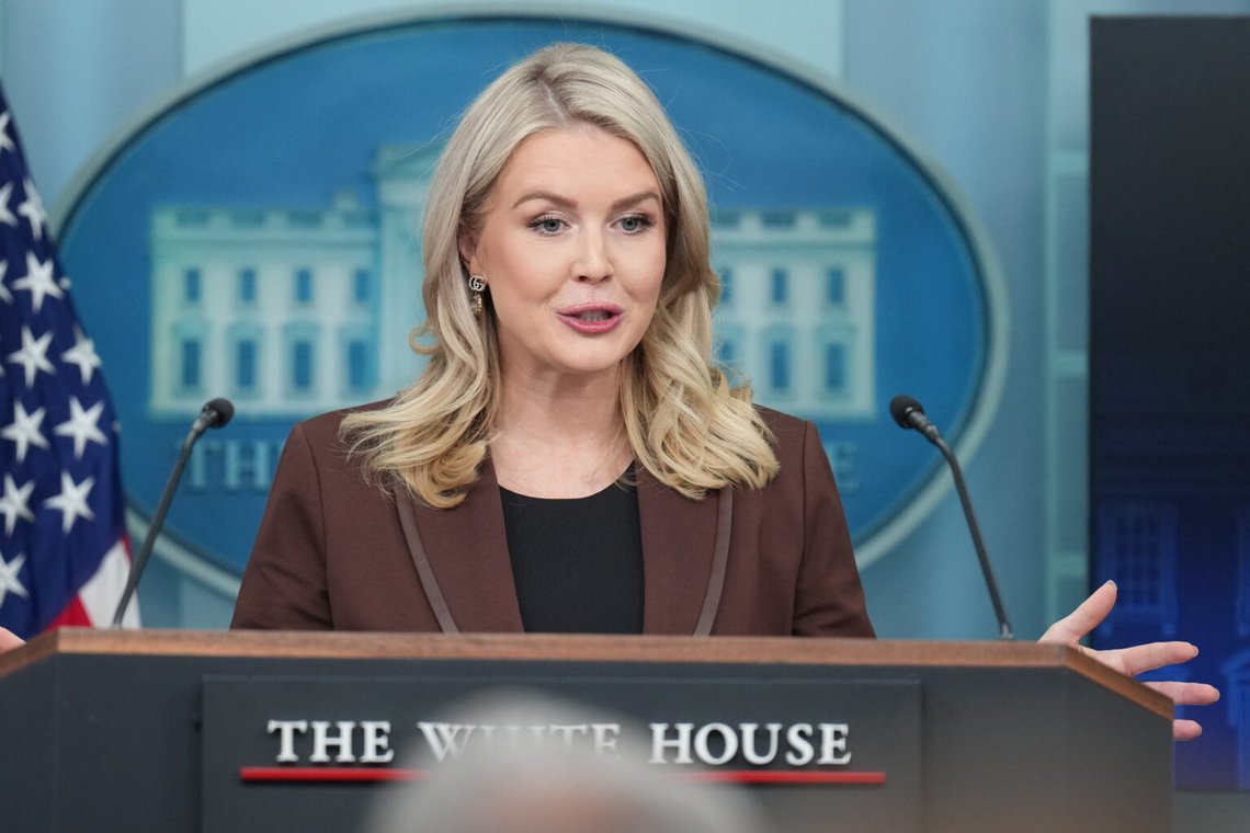 – Dessa mejl bevisar absolut ingenting annat än att president Trump inte gjorde något fel, säger Vita husets pressekreterare Karoline Leavitt. Foto: Jacquelyn Martin, AP / NTB – Dessa mejl bevisar absolut ingenting annat än att president Trump inte gjorde något fel, säger Vita husets pressekreterare Karoline Leavitt. Foto: Jacquelyn Martin, AP / NTB
