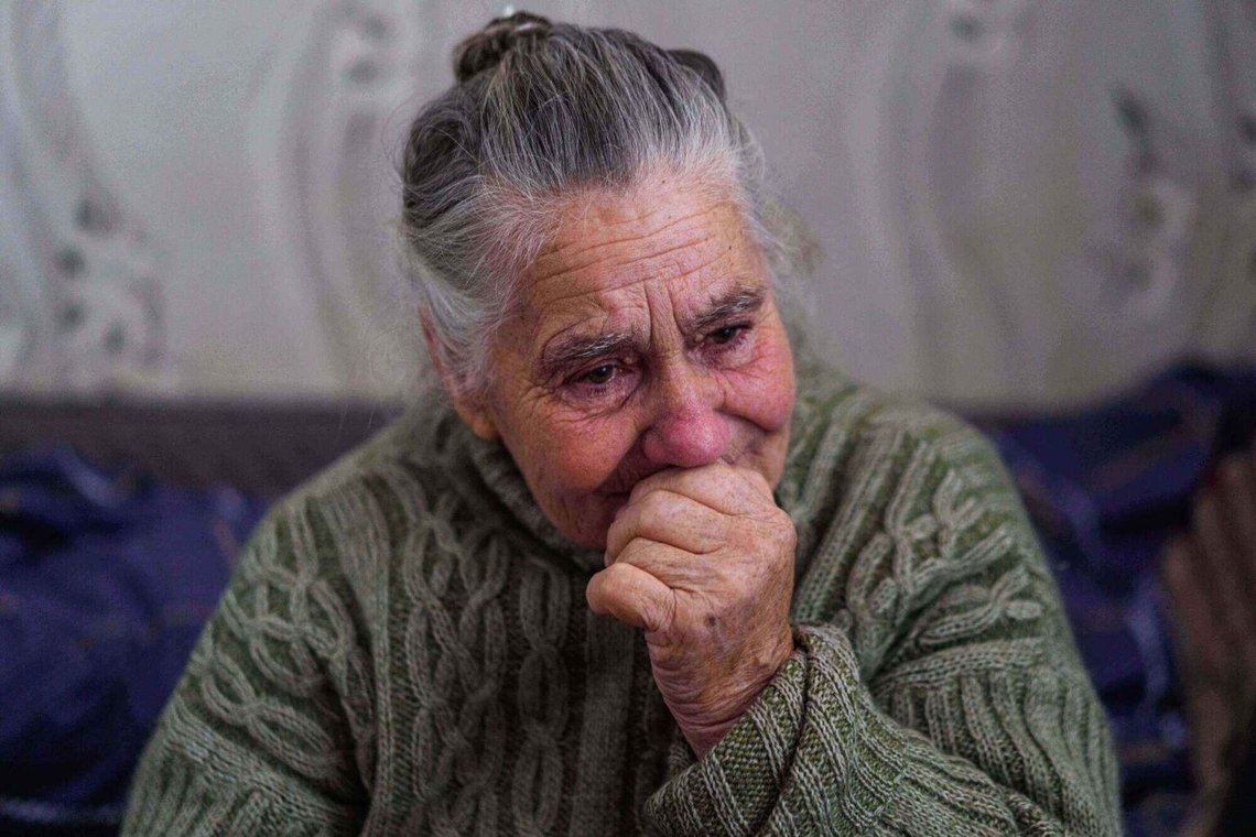 Valentyna, 75, testar sig på ett vandrarhem för internflyktingar i Dnipro, Ukraina, onsdag 8 oktober 2025. Foto: Evgeniy Maloletka/AP Photo Valentyna, 75, testar sig på ett vandrarhem för internflyktingar i Dnipro, Ukraina, onsdag 8 oktober 2025. Foto: Evgeniy Maloletka/AP Photo