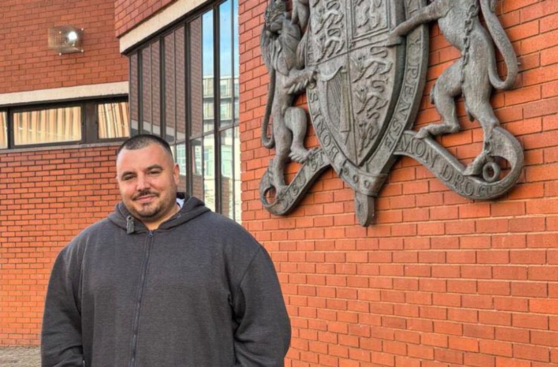 Shaun O’Sullivan utanför Swindon Crown Court i sydvästra England. Foto: Redigerad skärmdump från X. Shaun O’Sullivan utanför Swindon Crown Court i sydvästra England. Foto: Redigerad skärmdump från X.