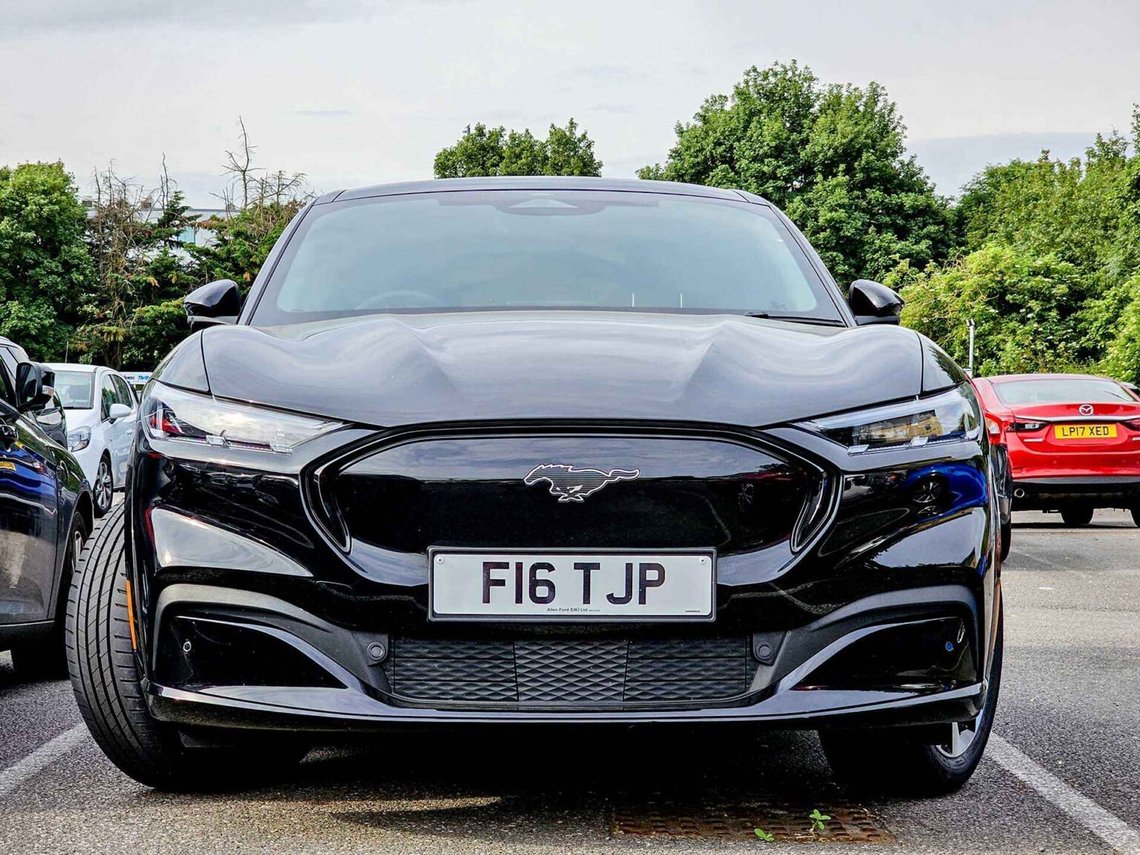 Fords elektriska Mustang, Mach-E, sålde bra 2024, men har klarat sig betydligt sämre 2025 efter återkallelser och generellt lägre intresse för eldrivna bilar. Foto: Damian B Oh, Wikimedia Commons CC BY-SA 4.0 Fords elektriska Mustang, Mach-E, sålde bra 2024, men har klarat sig betydligt sämre 2025 efter återkallelser och generellt lägre intresse för eldrivna bilar. Foto: Damian B Oh, Wikimedia Commons CC BY-SA 4.0