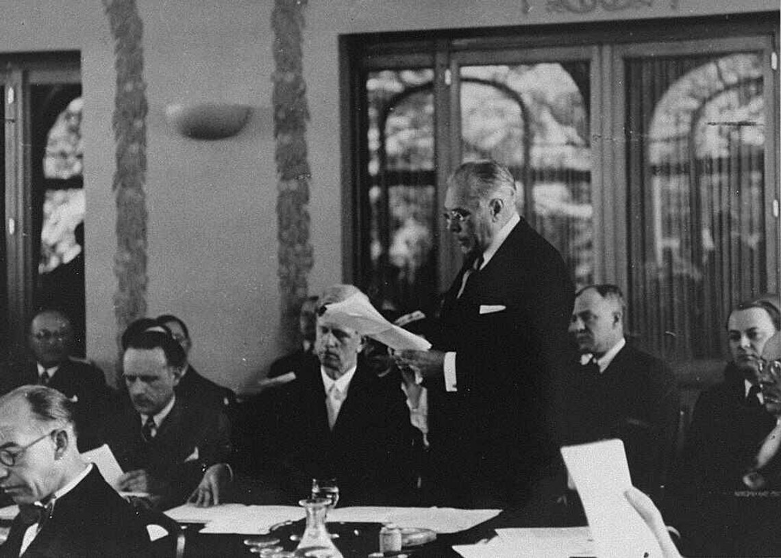 Myron Taylor talar under Évian-konferansen 1938. Foto: Wikimedia Commons Myron Taylor talar under Évian-konferansen 1938. Foto: Wikimedia Commons