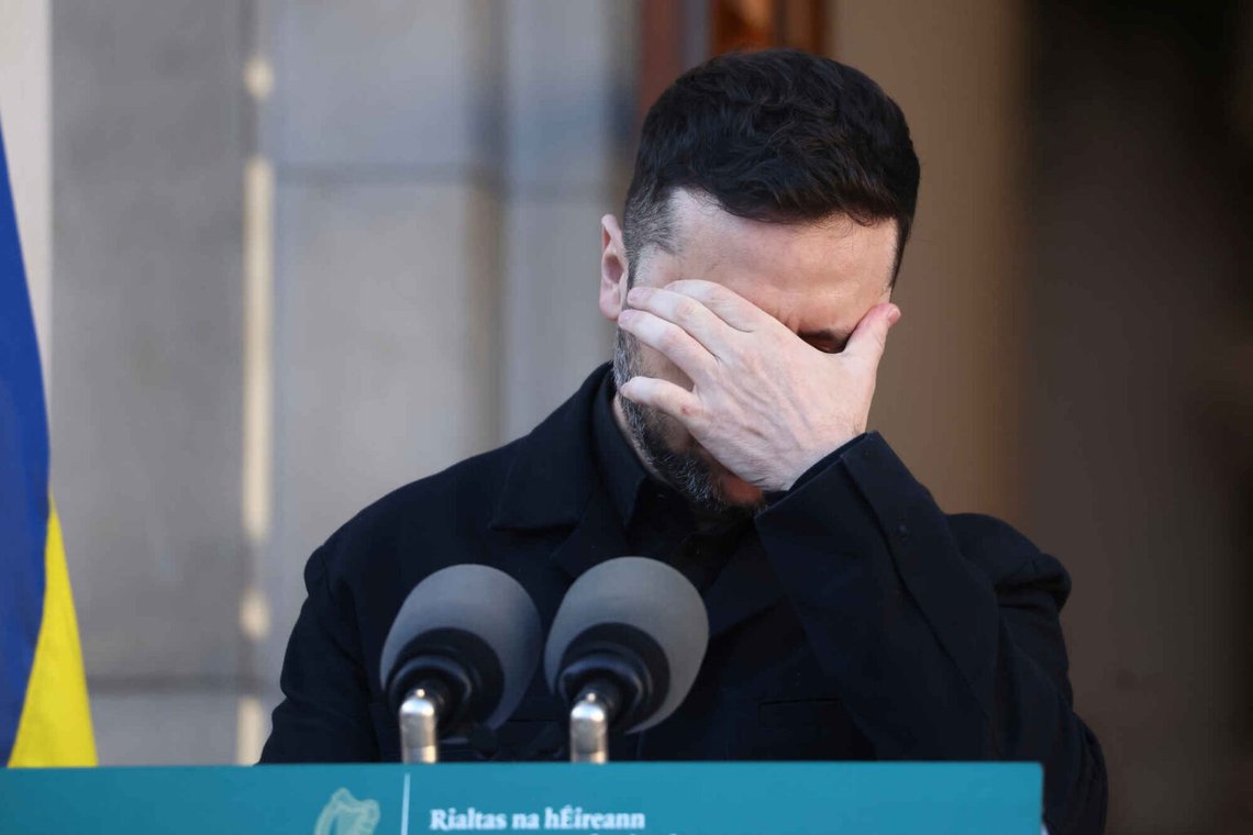 Ukrainas president Volodymyr Zelenskyj reagerar när han deltar i en gemensam presskonferens med Irlands premiärminister Michael Martin i Dublin, Irland, tisdagen den 2 december 2025. Foto: Peter Morrison/AP Photo Ukrainas president Volodymyr Zelenskyj reagerar när han deltar i en gemensam presskonferens med Irlands premiärminister Michael Martin i Dublin, Irland, tisdagen den 2 december 2025. Foto: Peter Morrison/AP Photo
