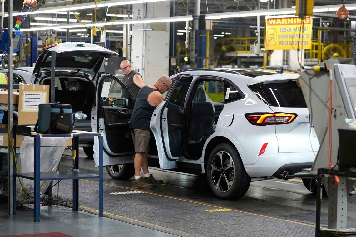 Ett Ford-fordon visas på monteringslinjen vid Ford Louisville-fabriken, måndagen den 11 augusti 2025, i Louisville, Kentucky. Foto: Darron Cummings Ett Ford-fordon visas på monteringslinjen vid Ford Louisville-fabriken, måndagen den 11 augusti 2025, i Louisville, Kentucky. Foto: Darron Cummings