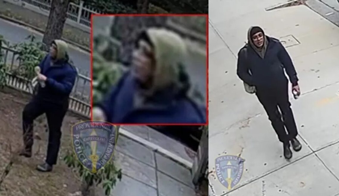 Personen som syns på de nyligen släppta övervakningsbilderna bär en blå jacka med grön huva, mörka byxor och håller vad som verkar vara en ljus väska över sin högra axel. Foto: Providence Police Personen som syns på de nyligen släppta övervakningsbilderna bär en blå jacka med grön huva, mörka byxor och håller vad som verkar vara en ljus väska över sin högra axel. Foto: Providence Police