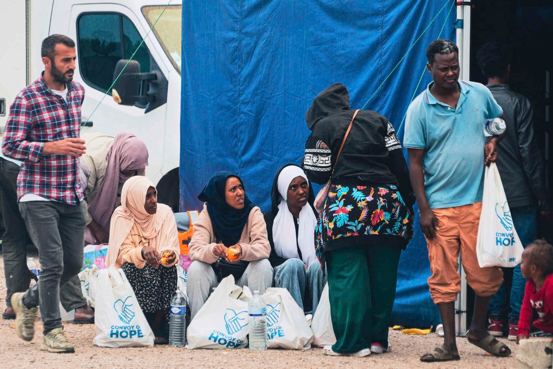 Migrants gather in an informal camp in Mardyck, northern France, July 2, 2025. Photo: Nicolas Garriga, AP-NTB. Migrants gather in an informal camp in Mardyck, northern France, July 2, 2025. Photo: Nicolas Garriga, AP-NTB.