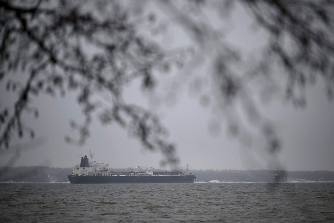 Oljetankern Eagle S misstänkt för avbrott i kraftkabeln Finland-Estland Estlink-2, ligger förankrad nära Kilpilahti hamn i Borgå, vid Finska viken, tisdagen den 7 januari 2025. Antti Aimo-Koivisto/ Lehtikuva via AP Oljetankern Eagle S misstänkt för avbrott i kraftkabeln Finland-Estland Estlink-2, ligger förankrad nära Kilpilahti hamn i Borgå, vid Finska viken, tisdagen den 7 januari 2025. Antti Aimo-Koivisto/ Lehtikuva via AP
