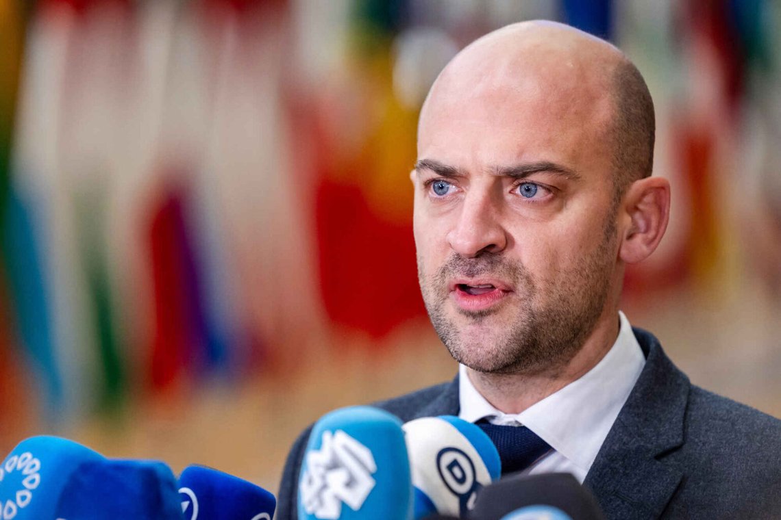 Frankrikes utrikesminister Jean-Noël Barrot talar med media när han anländer till ett EU-möte om allmänna frågor i Europeiska rådets byggnad i Bryssel, torsdagen den 20 november 2025. Foto: Geert Vanden Wijngaert/AP Photo Frankrikes utrikesminister Jean-Noël Barrot talar med media när han anländer till ett EU-möte om allmänna frågor i Europeiska rådets byggnad i Bryssel, torsdagen den 20 november 2025. Foto: Geert Vanden Wijngaert/AP Photo
