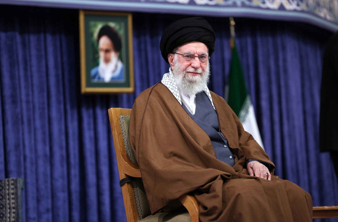 Irans ledare ayatolla Ali Khamenei ignorerar varningar från Donald Trump och har låtit sina säkerhetsstyrkor beskjuta demonstranter. Foto: Irans högsta ledares kansli via AP/ NTB Irans ledare ayatolla Ali Khamenei ignorerar varningar från Donald Trump och har låtit sina säkerhetsstyrkor beskjuta demonstranter. Foto: Irans högsta ledares kansli via AP/ NTB