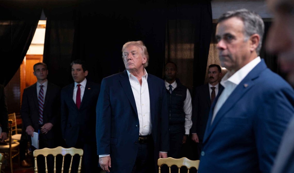 Donald Trump övervakar USA:s militära operationer i Venezuela med CIA-chefen John Ratcliffe vid Mar-a-Lago i Palm Beach, Florida, den 3 januari 2026. Foto: Molly Riley / Vita huset via AP / NTB. Donald Trump övervakar USA:s militära operationer i Venezuela med CIA-chefen John Ratcliffe vid Mar-a-Lago i Palm Beach, Florida, den 3 januari 2026. Foto: Molly Riley / Vita huset via AP / NTB.