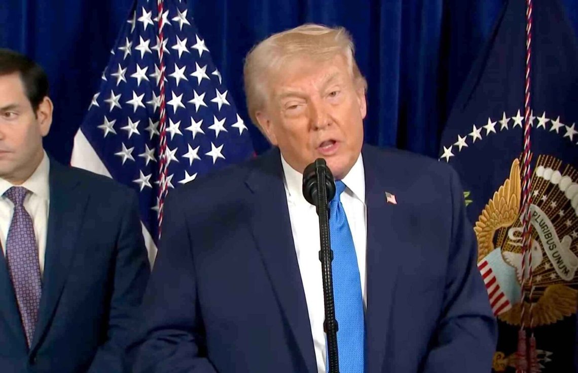 President Donald Trump och utrikesminister Marco Rubio (vänster) vid en presskonferens i Florida i morse, lokal tid. Foto: Skärmdump video New York Post President Donald Trump och utrikesminister Marco Rubio (vänster) vid en presskonferens i Florida i morse, lokal tid. Foto: Skärmdump video New York Post