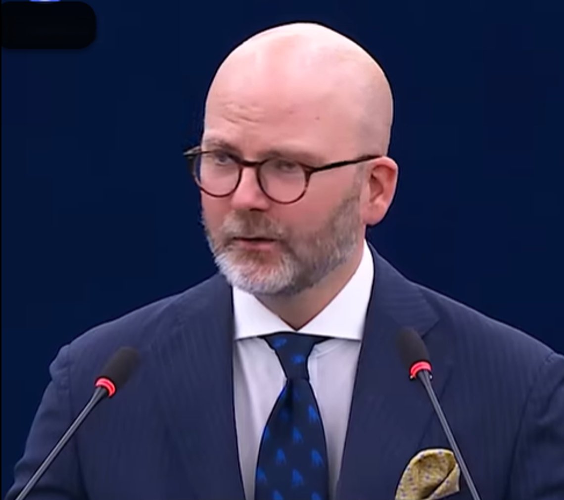Charlie Weimers (SD) talar under måndagskvällens debatt. Foto: Skärmdump video Facebook Charlie Weimers (SD) talar under måndagskvällens debatt. Foto: Skärmdump video Facebook